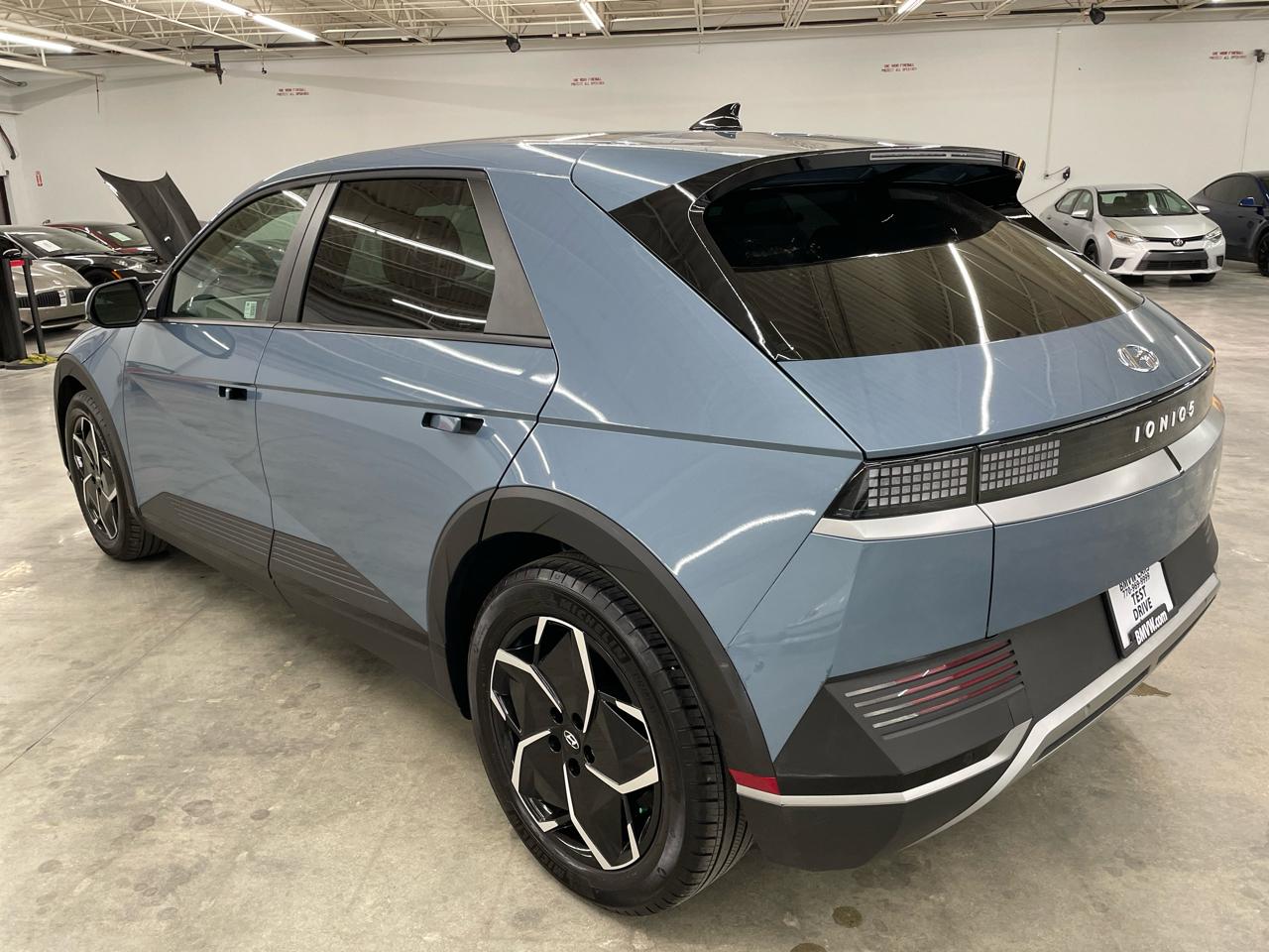 Hyundai Ioniq 5 SE Standard Range 2024