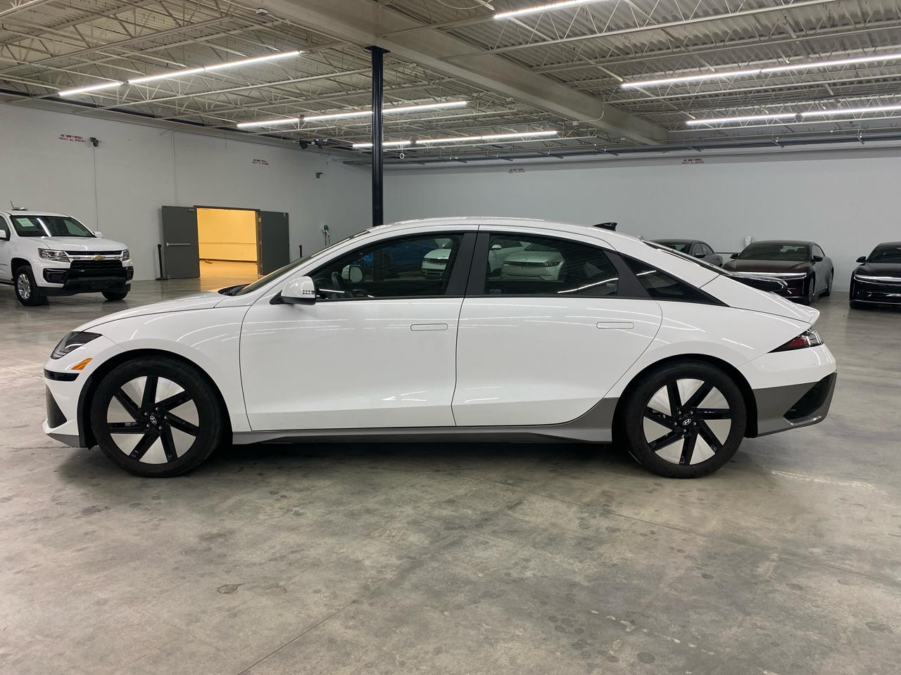 Hyundai Ioniq 6 SE RWD 2024