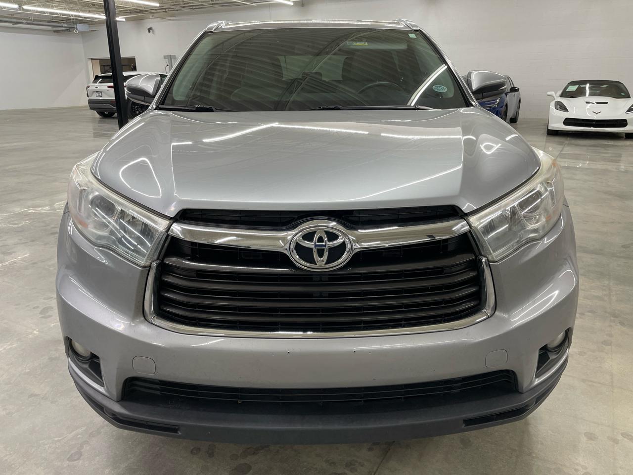 Toyota Highlander FWD 4dr V6 XLE (Natl) 2016