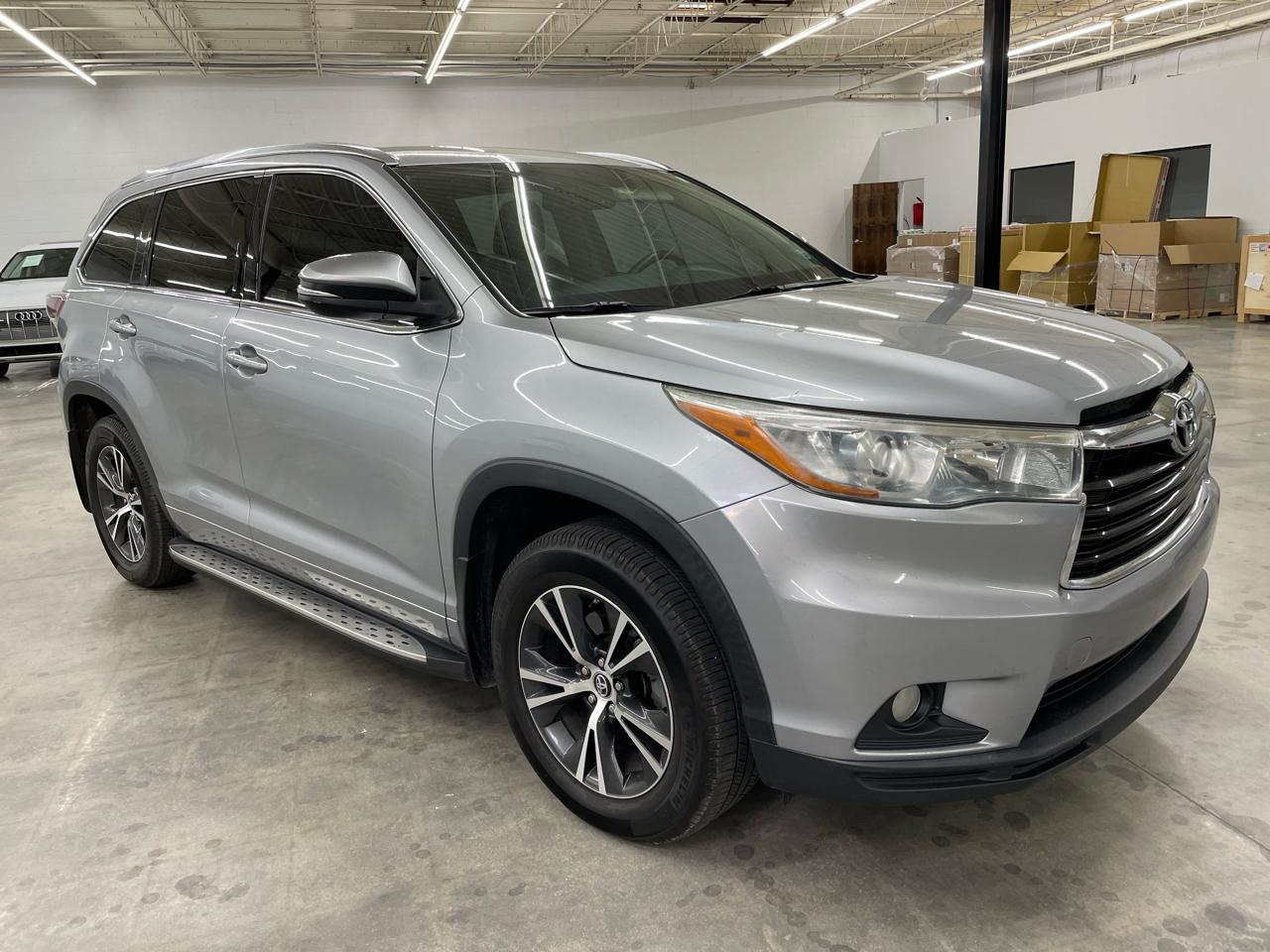 Toyota Highlander FWD 4dr V6 XLE (Natl) 2016