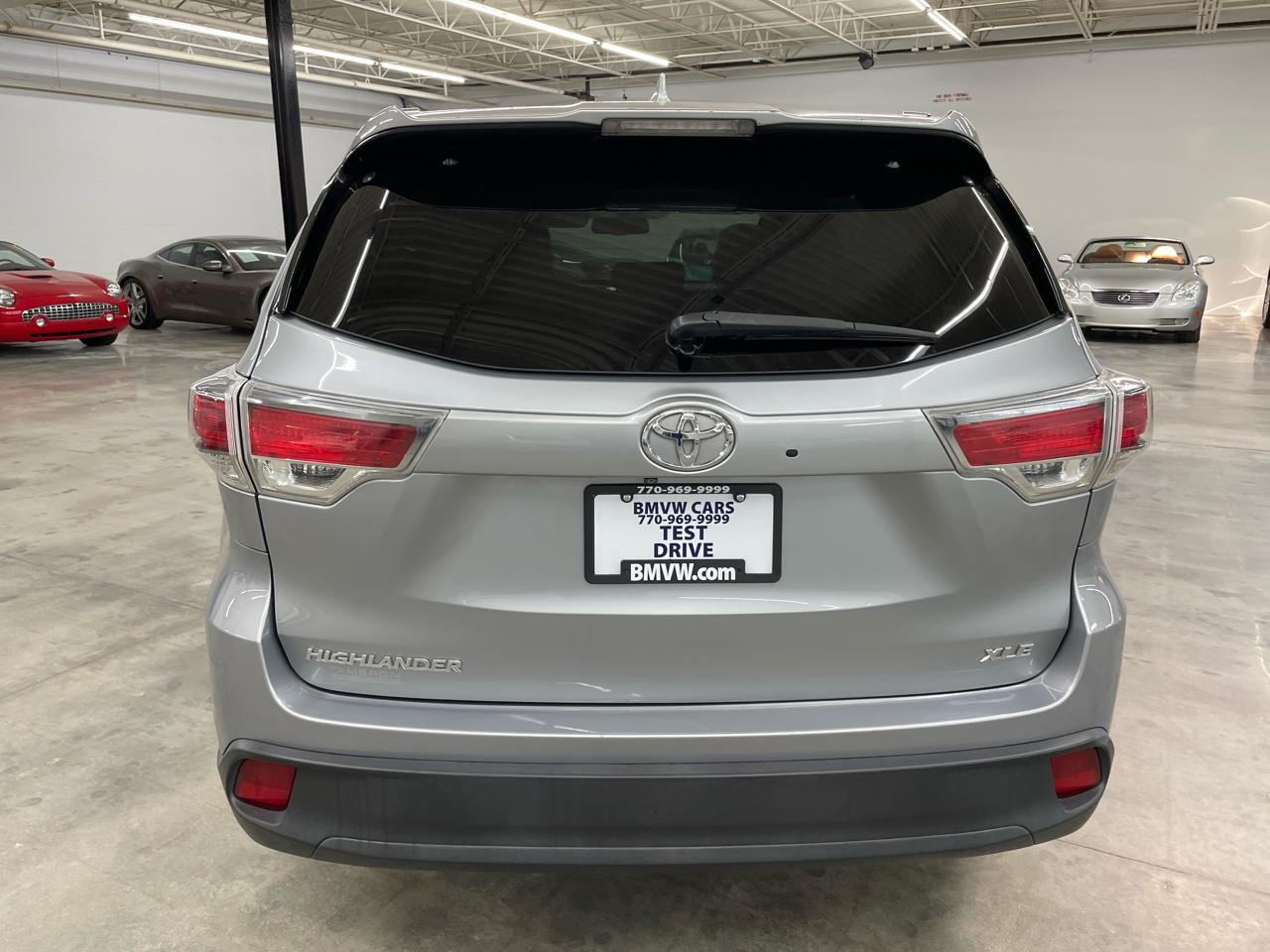 Toyota Highlander FWD 4dr V6 XLE (Natl) 2016