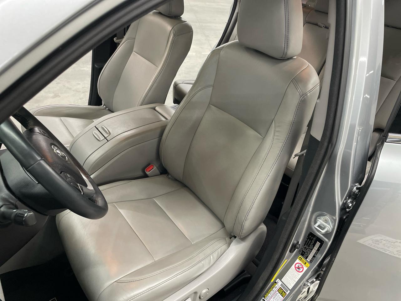 Toyota Highlander FWD 4dr V6 XLE (Natl) 2016