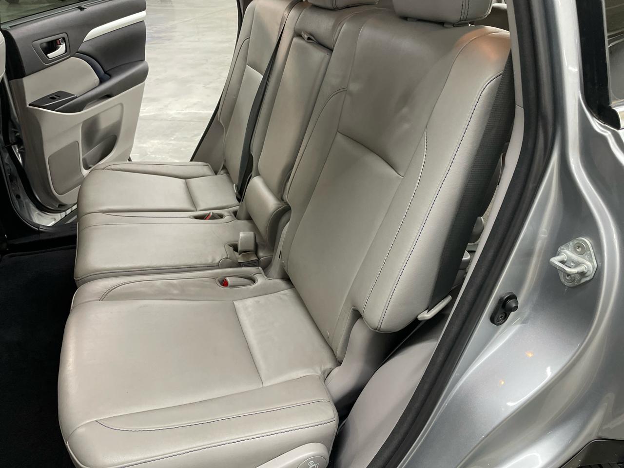 Toyota Highlander FWD 4dr V6 XLE (Natl) 2016