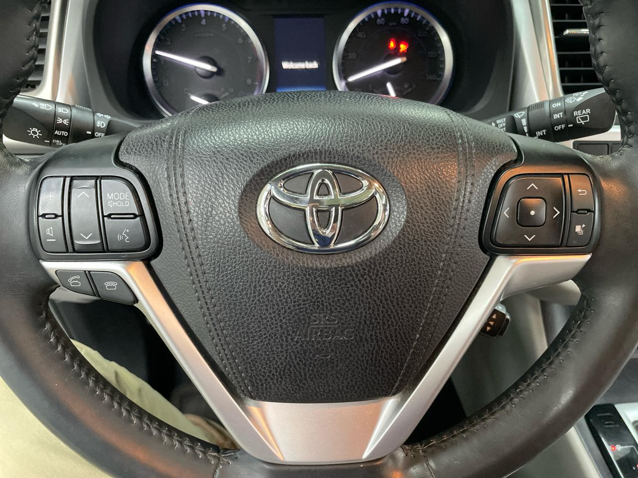 Toyota Highlander FWD 4dr V6 XLE (Natl) 2016