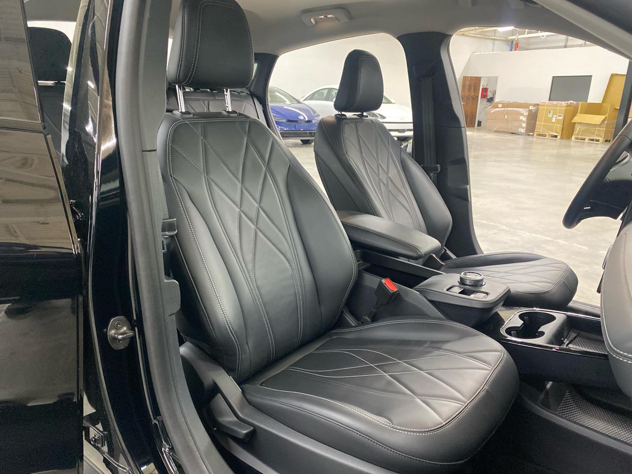 Ford Mustang Mach-E Select RWD 2023