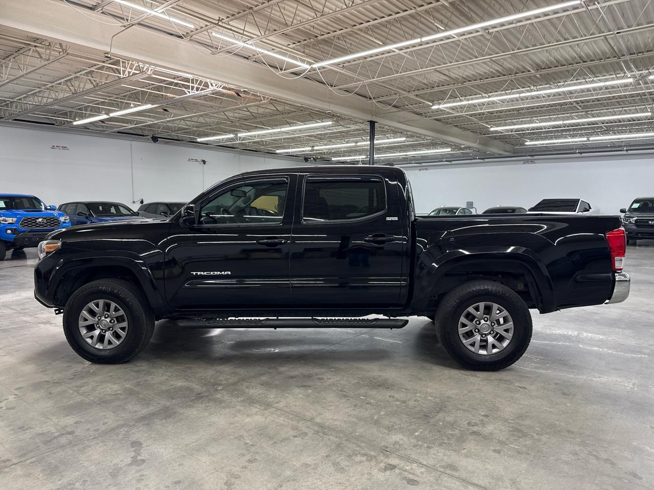 Toyota Tacoma SR5 V6 2017