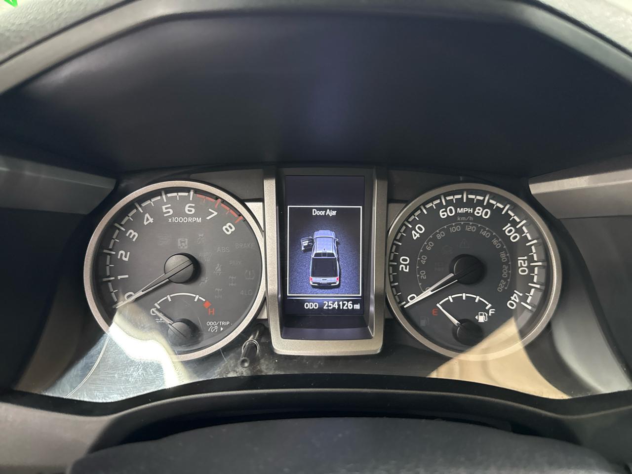 Toyota Tacoma SR5 V6 2017