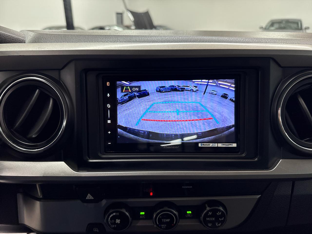 Toyota Tacoma SR5 V6 2017