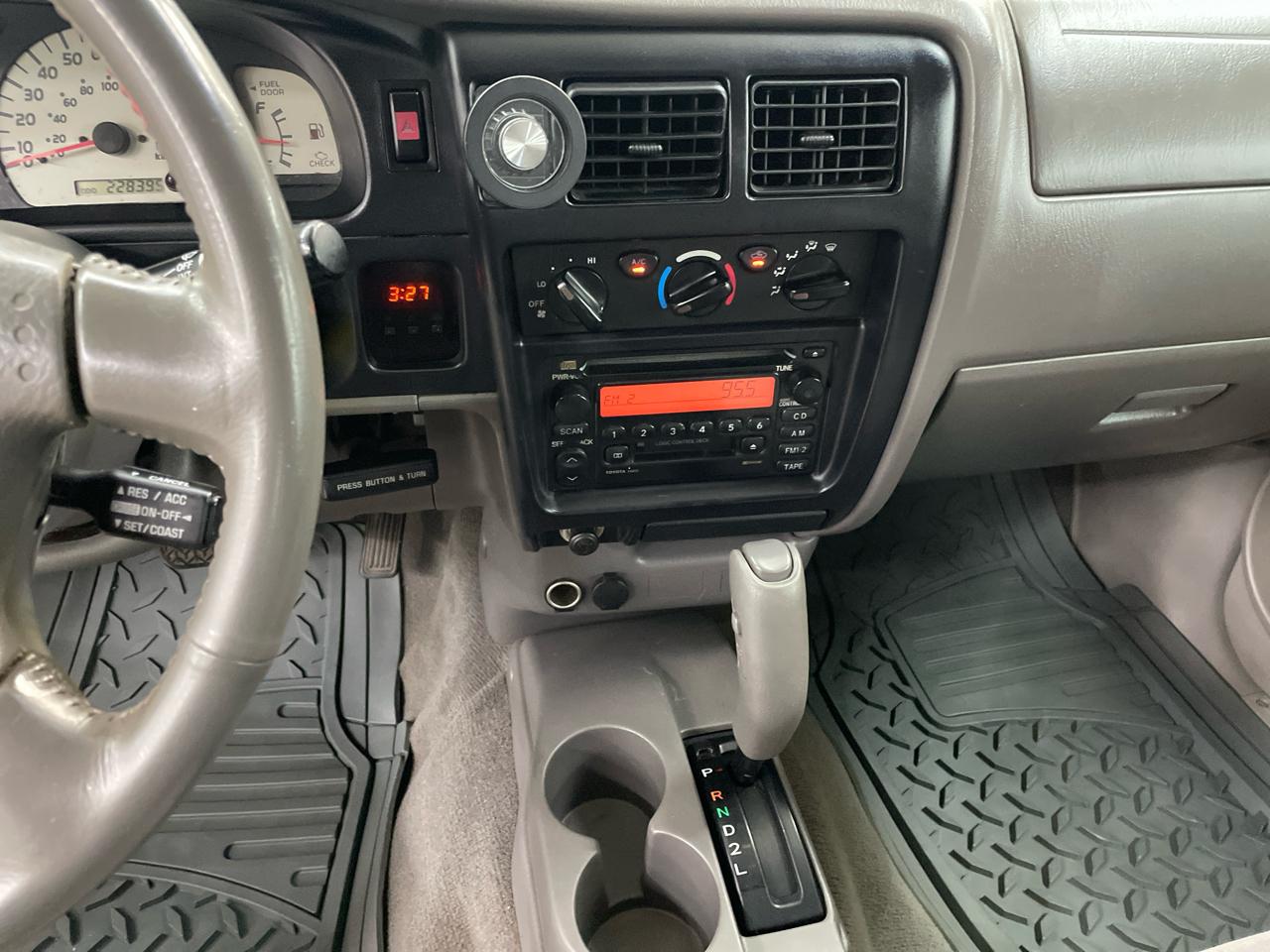 Toyota Tacoma DoubleCab PreRunner V6 Auto (Natl) 2004