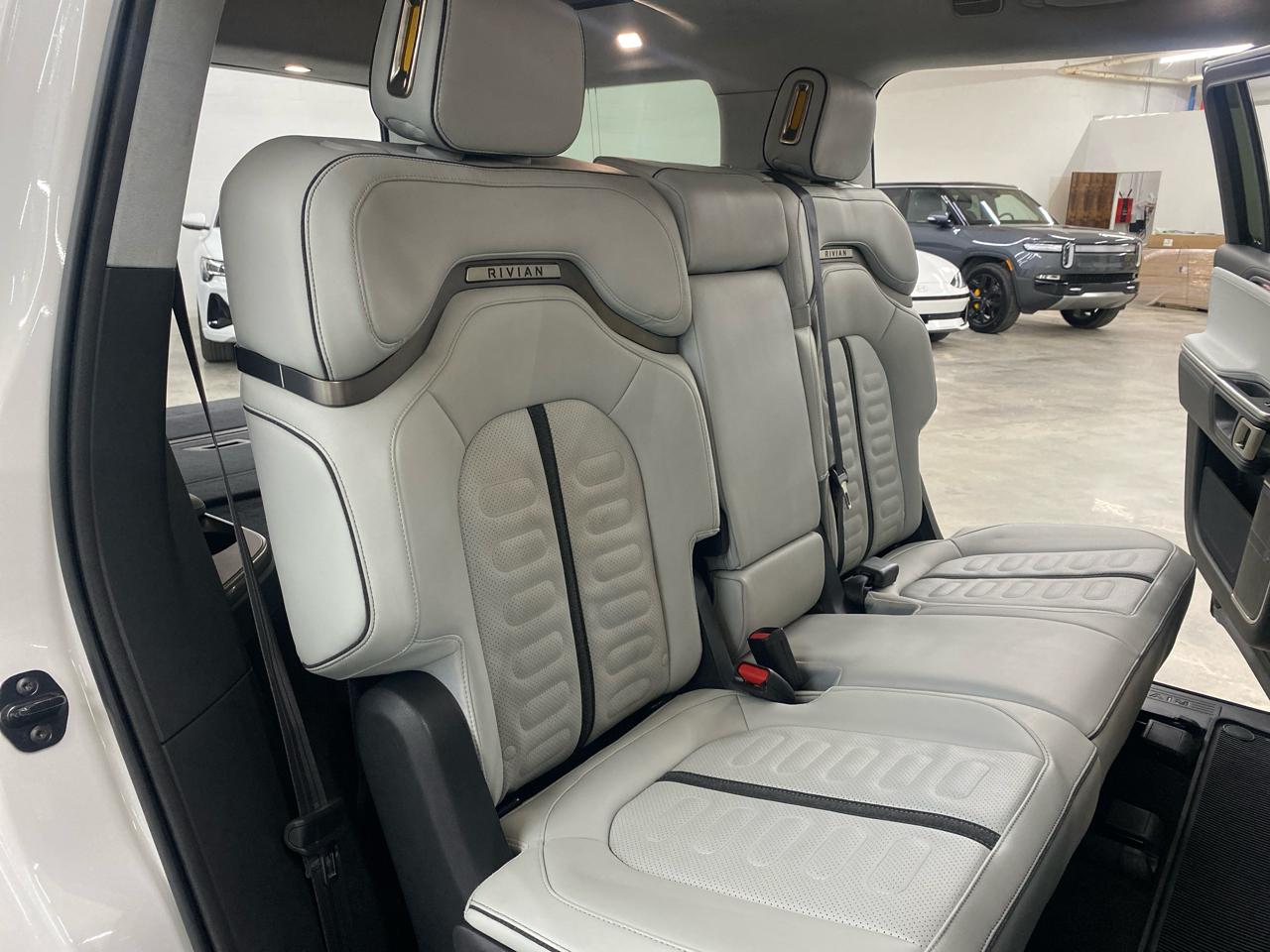 Rivian R1S Adventure Package AWD 2023