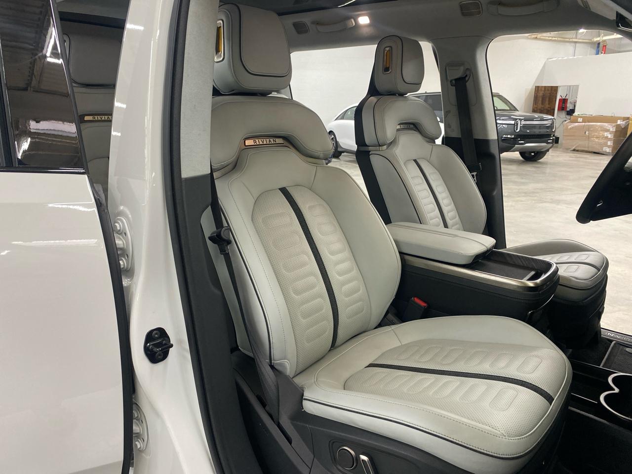 Rivian R1S Adventure Package AWD 2023