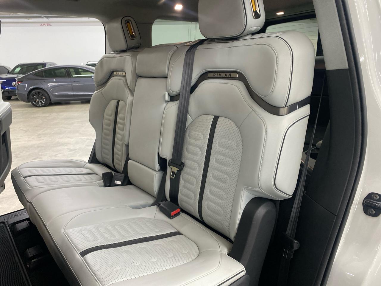 Rivian R1S Adventure Package AWD 2023