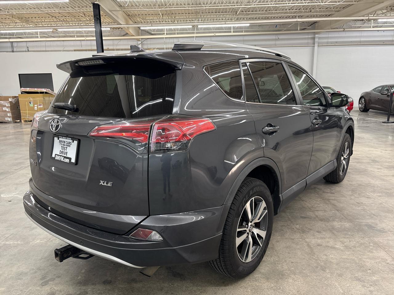 Toyota RAV4 FWD 4dr XLE (Natl) 2016