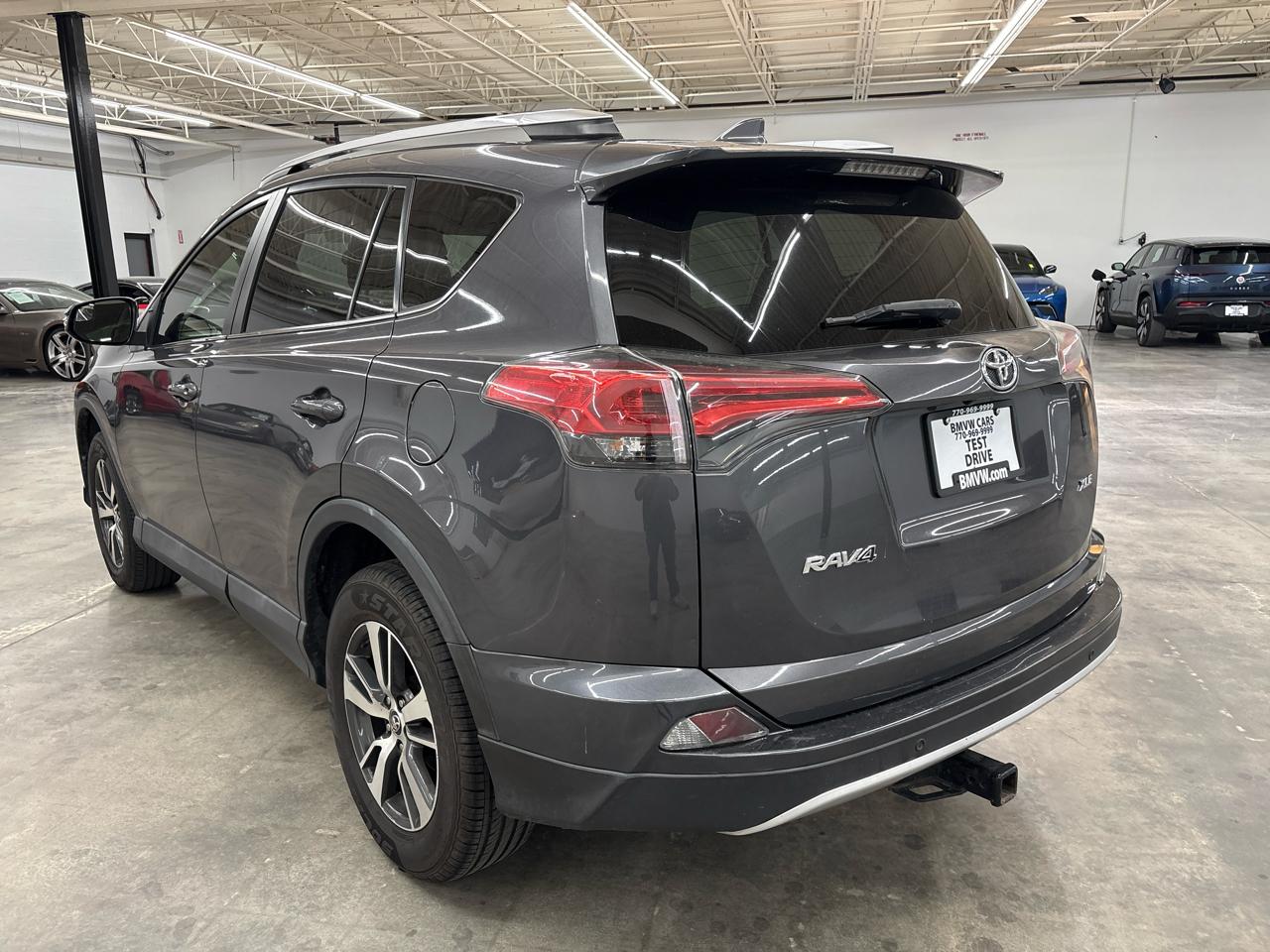 Toyota RAV4 FWD 4dr XLE (Natl) 2016