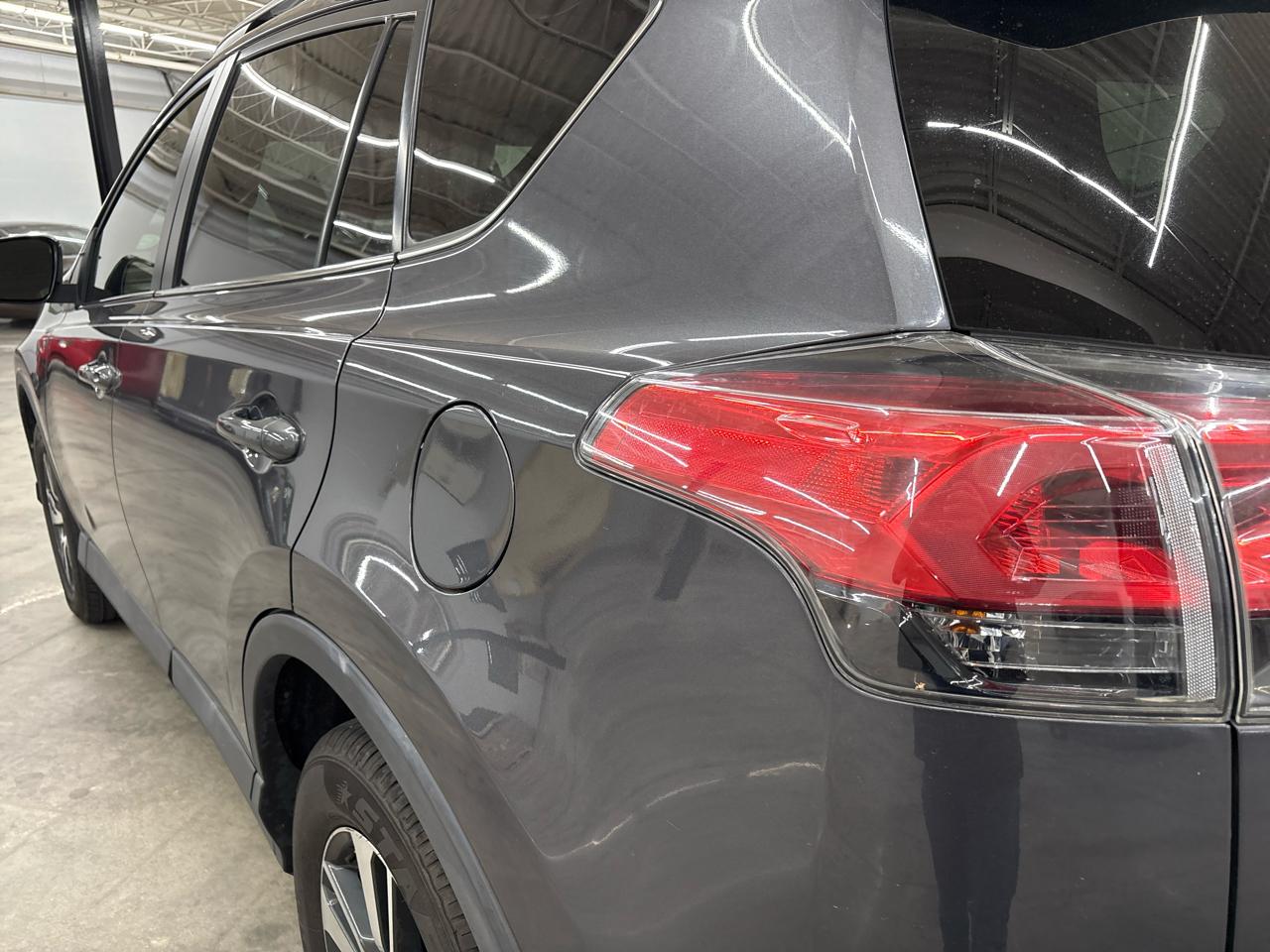 Toyota RAV4 FWD 4dr XLE (Natl) 2016