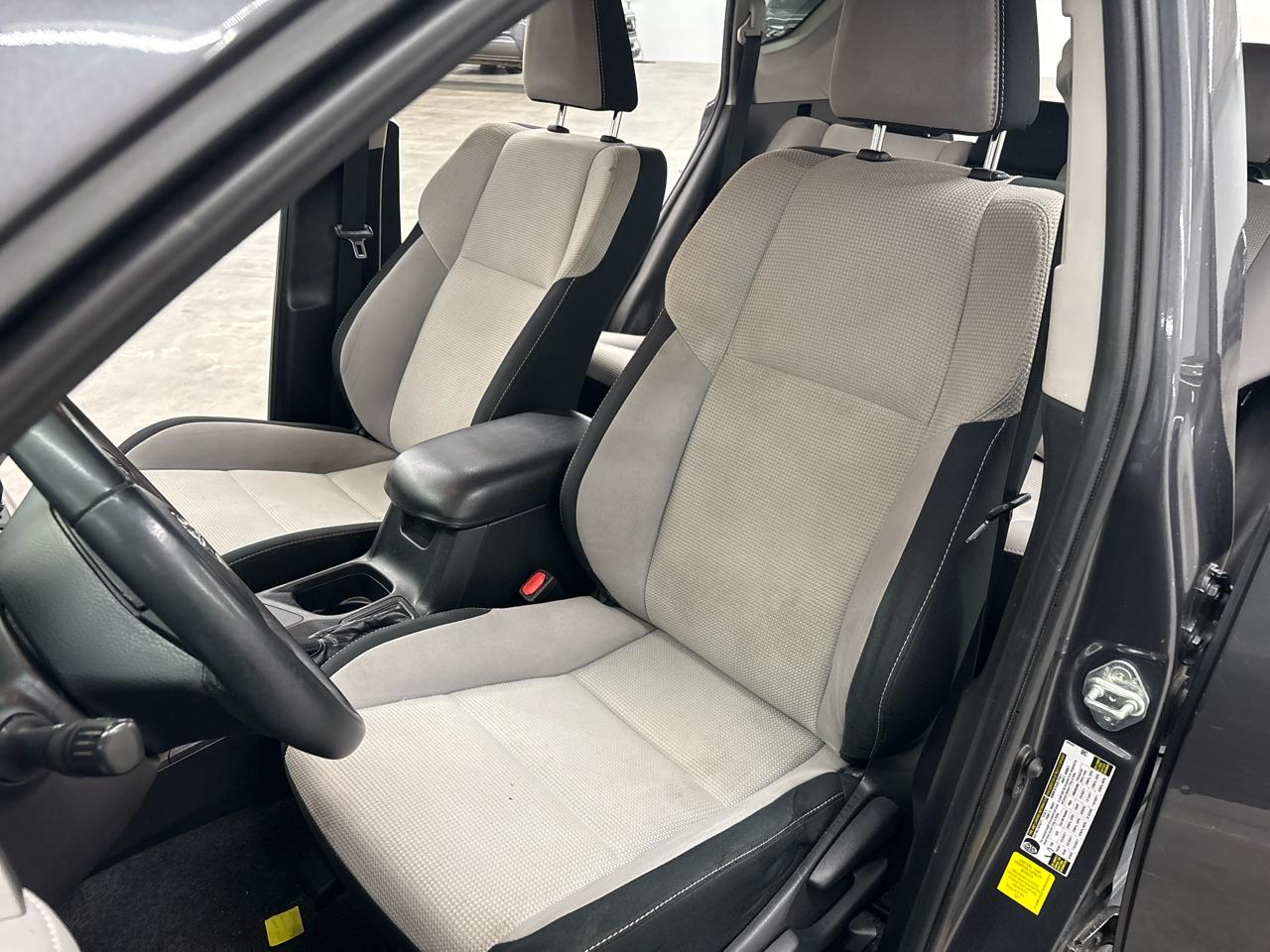 Toyota RAV4 FWD 4dr XLE (Natl) 2016