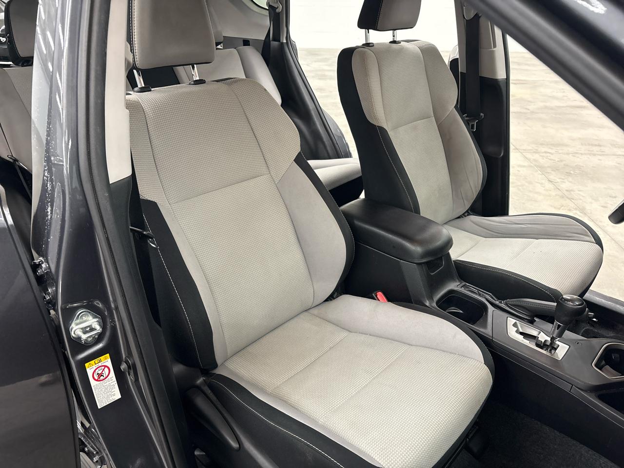 Toyota RAV4 FWD 4dr XLE (Natl) 2016