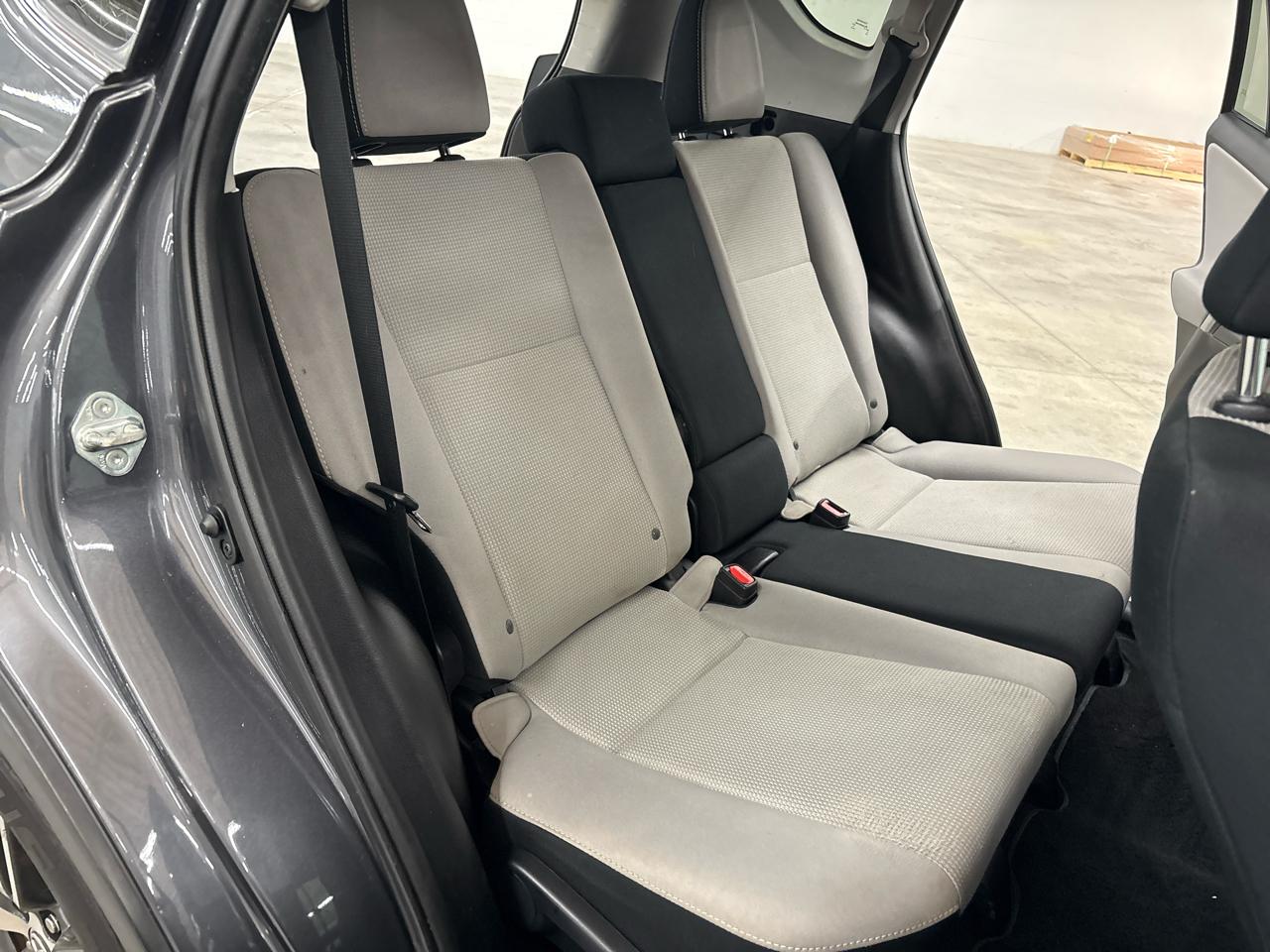 Toyota RAV4 FWD 4dr XLE (Natl) 2016