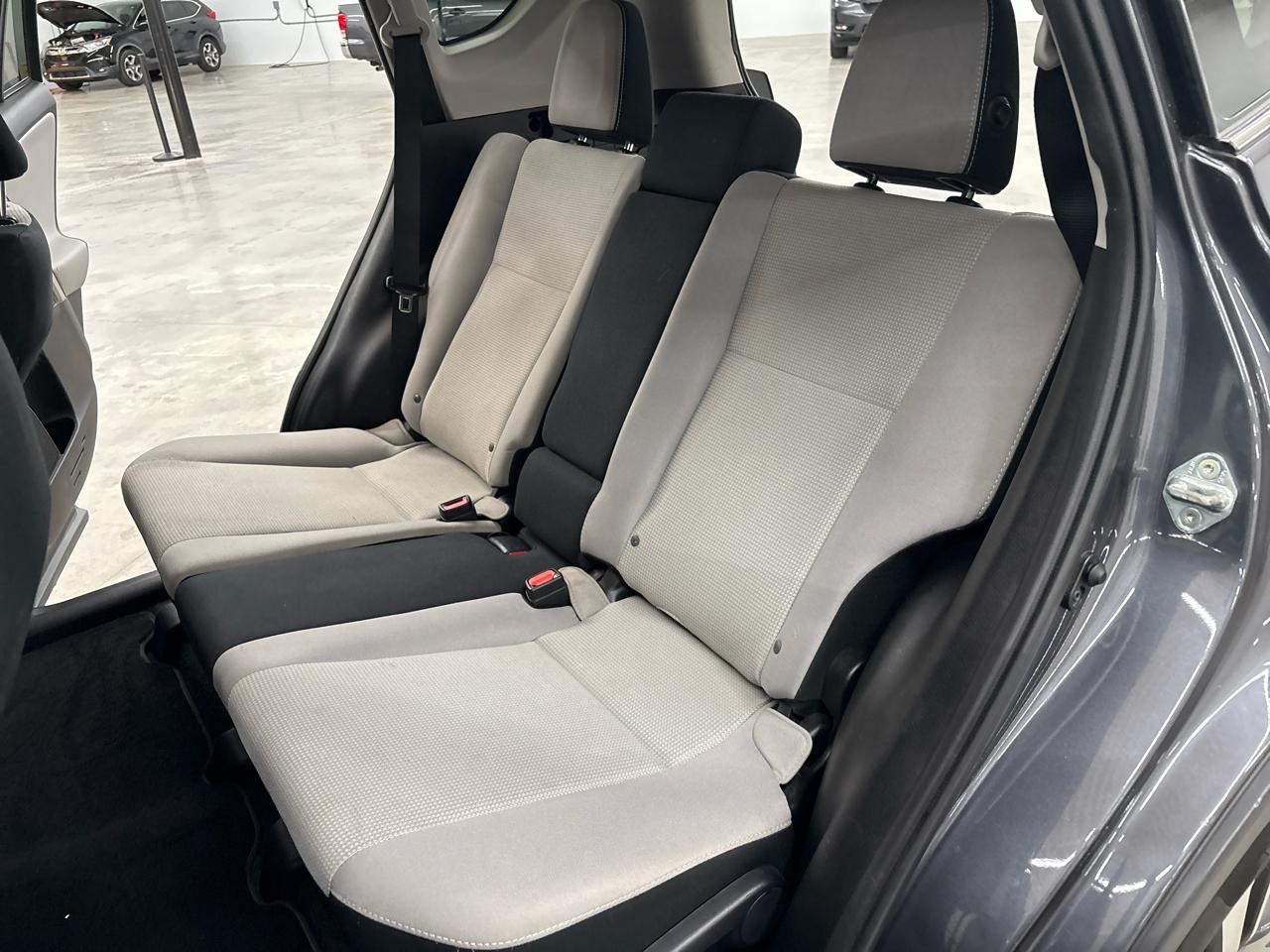 Toyota RAV4 FWD 4dr XLE (Natl) 2016