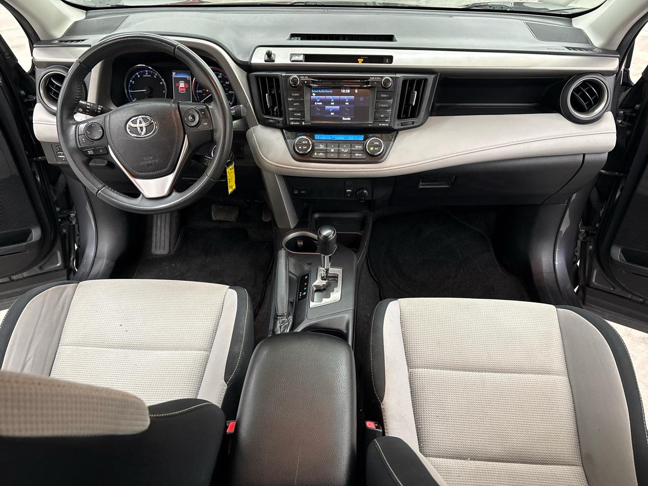 Toyota RAV4 FWD 4dr XLE (Natl) 2016