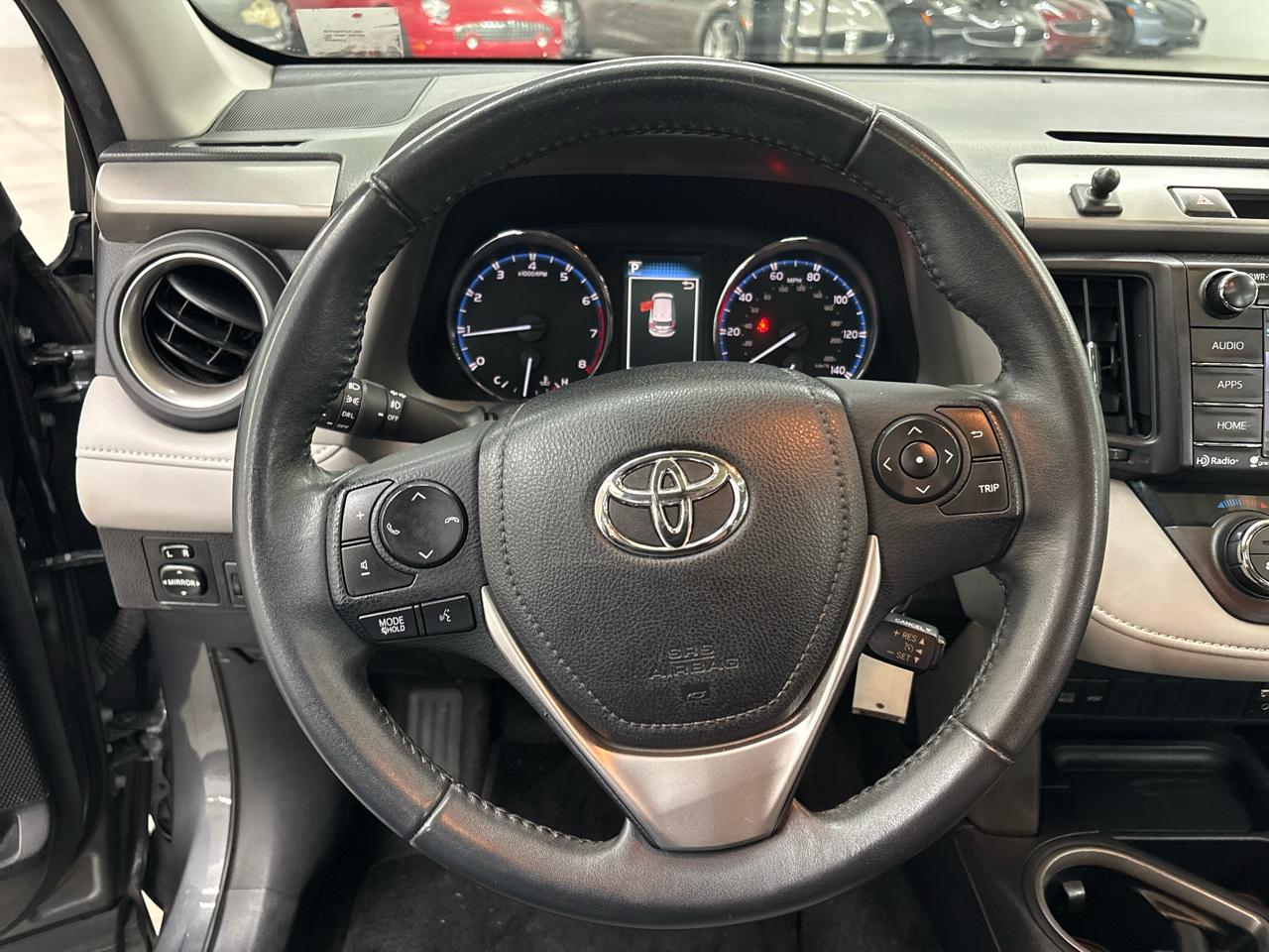 Toyota RAV4 FWD 4dr XLE (Natl) 2016