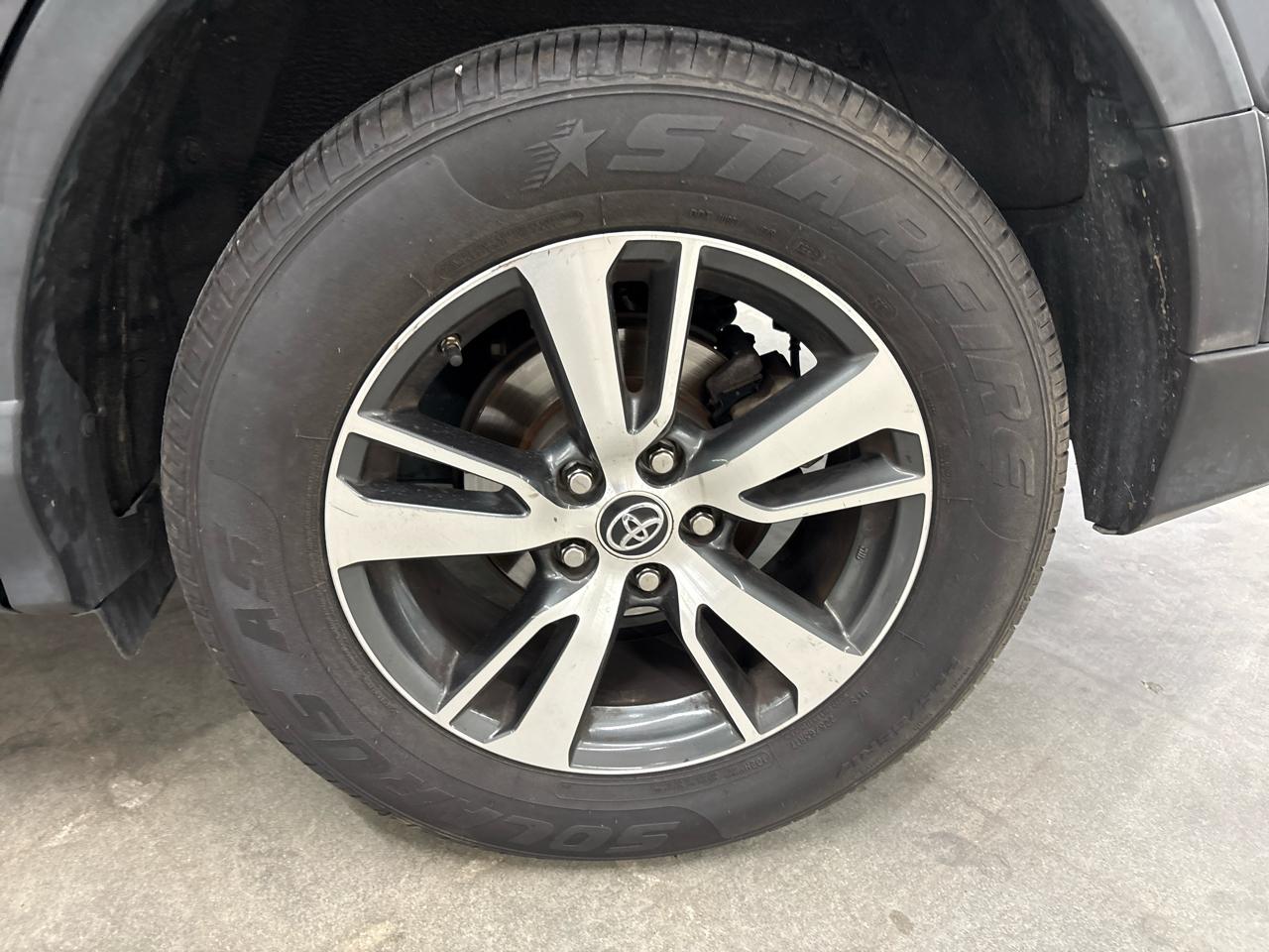 Toyota RAV4 FWD 4dr XLE (Natl) 2016