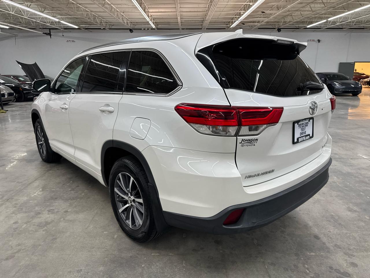 Toyota Highlander XLE V6 AWD (Natl) 2017