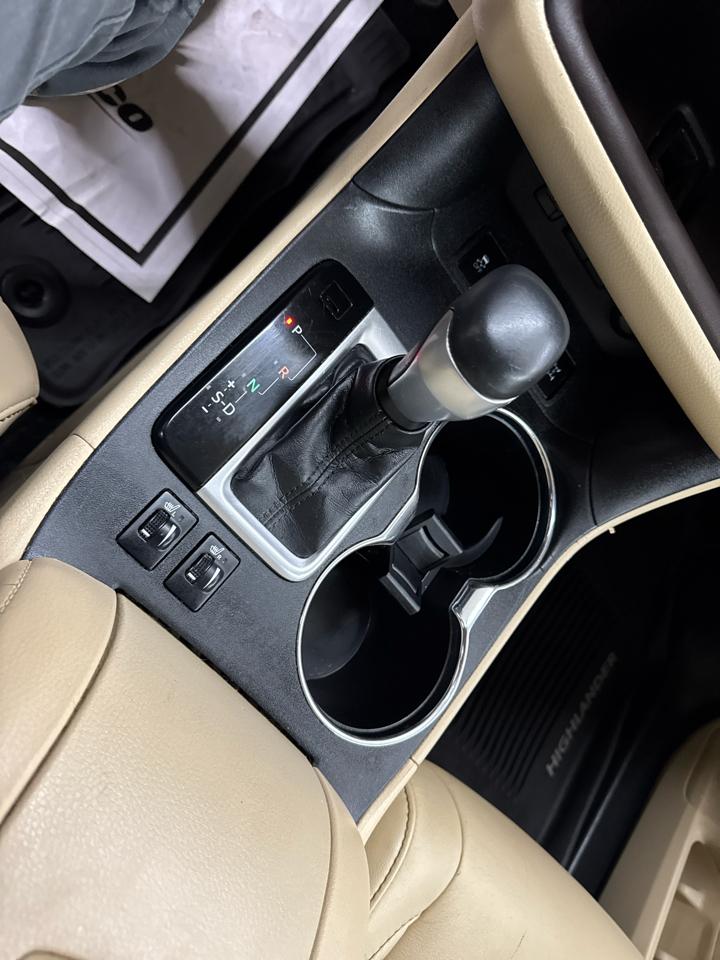 Toyota Highlander XLE V6 AWD (Natl) 2017