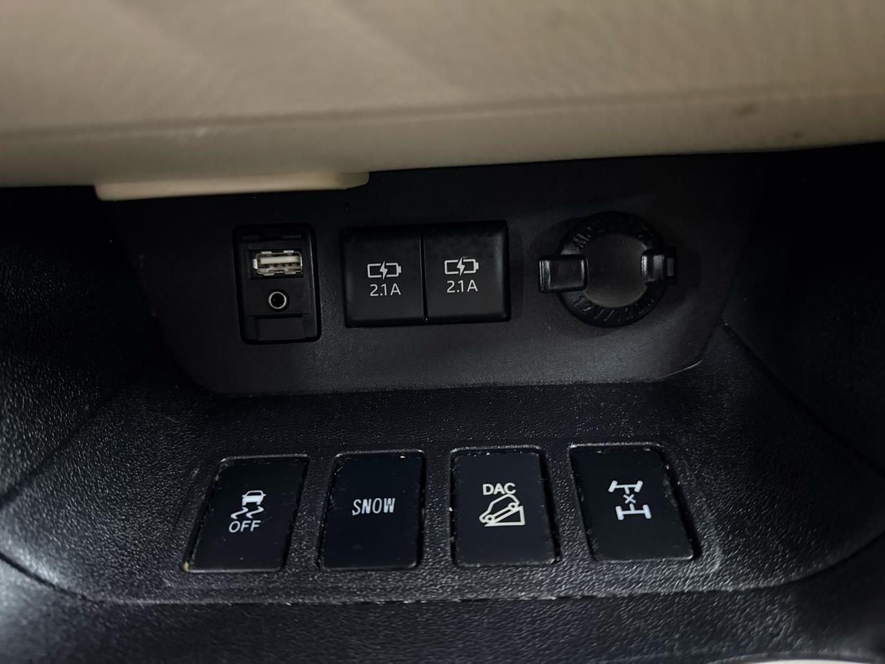 Toyota Highlander XLE V6 AWD (Natl) 2017