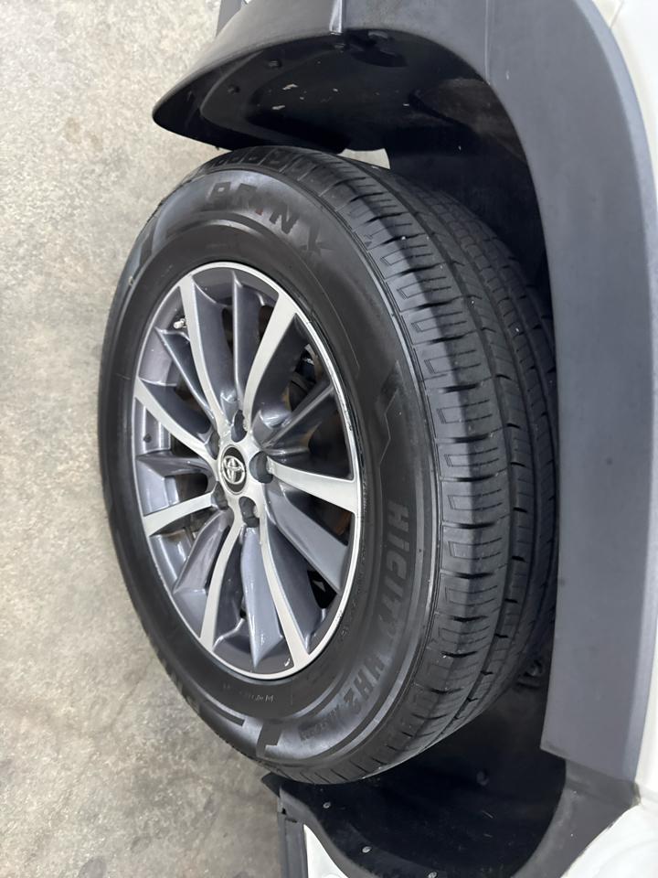 Toyota Highlander XLE V6 AWD (Natl) 2017