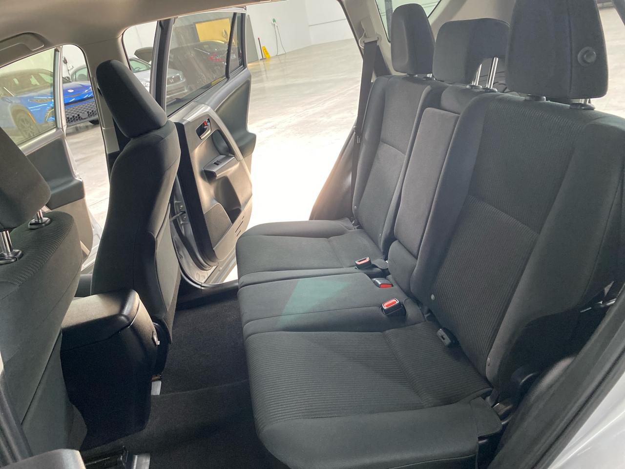 Toyota RAV4 LE FWD (Natl) 2018