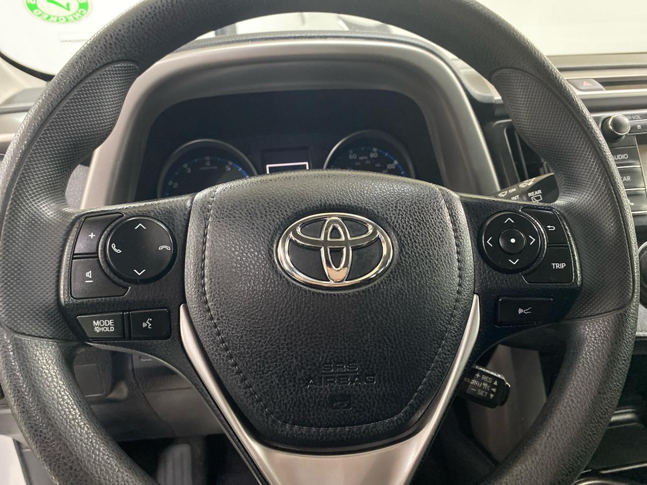 Toyota RAV4 LE FWD (Natl) 2018