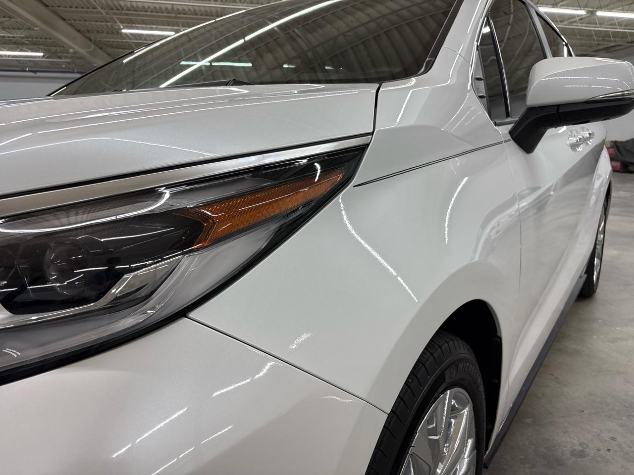 Toyota Sienna Platinum FWD 7-Passenger (Natl) 2023