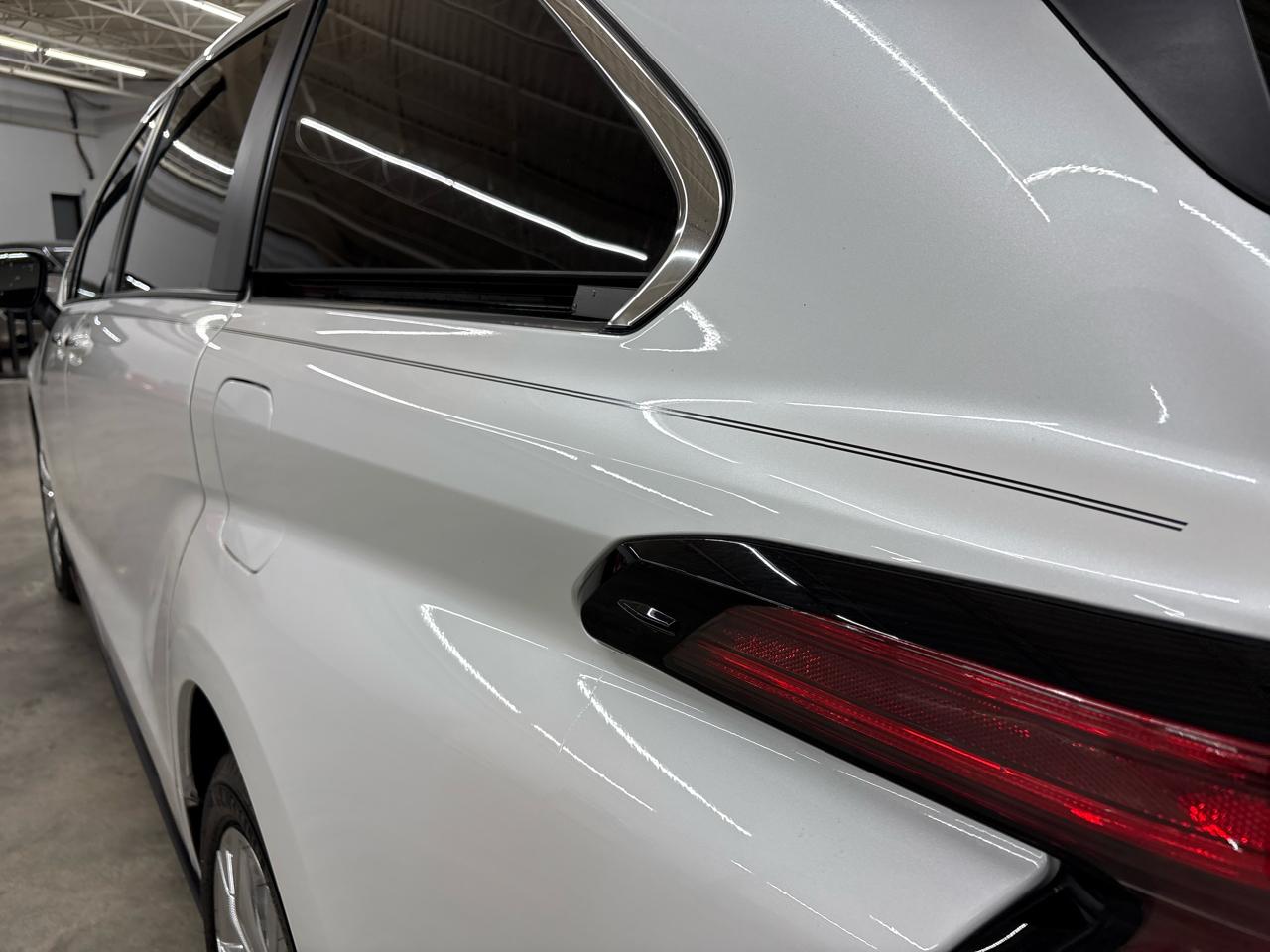 Toyota Sienna Platinum FWD 7-Passenger (Natl) 2023