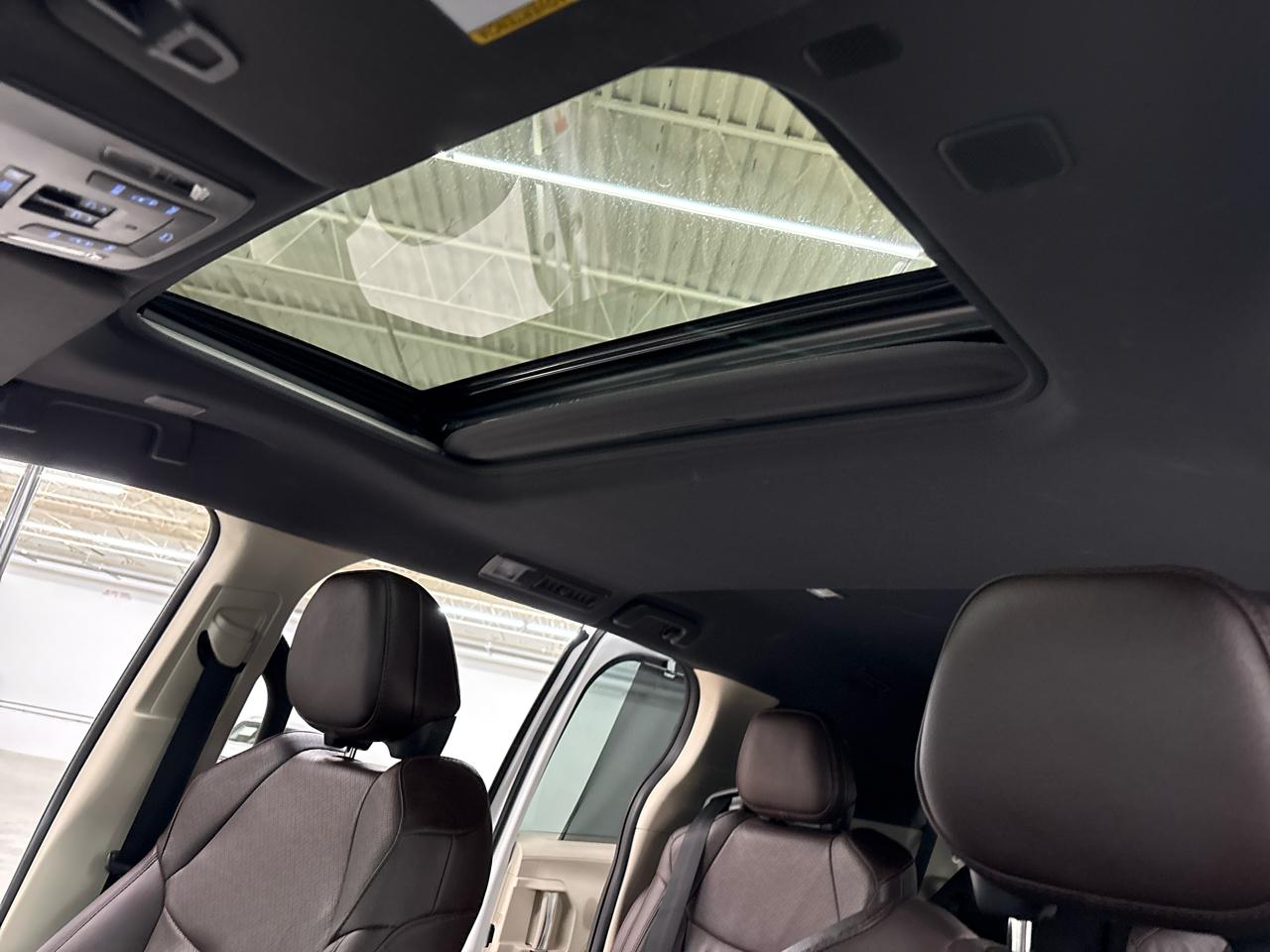 Toyota Sienna Platinum FWD 7-Passenger (Natl) 2023