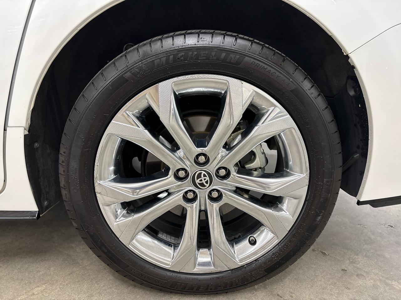 Toyota Sienna Platinum FWD 7-Passenger (Natl) 2023