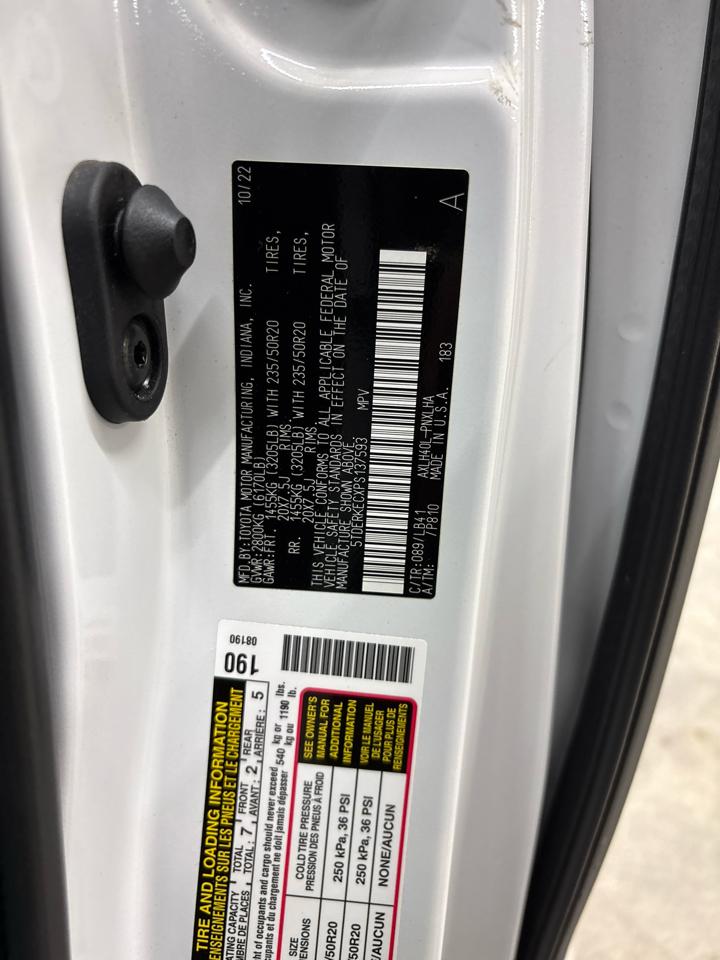 Toyota Sienna Platinum FWD 7-Passenger (Natl) 2023