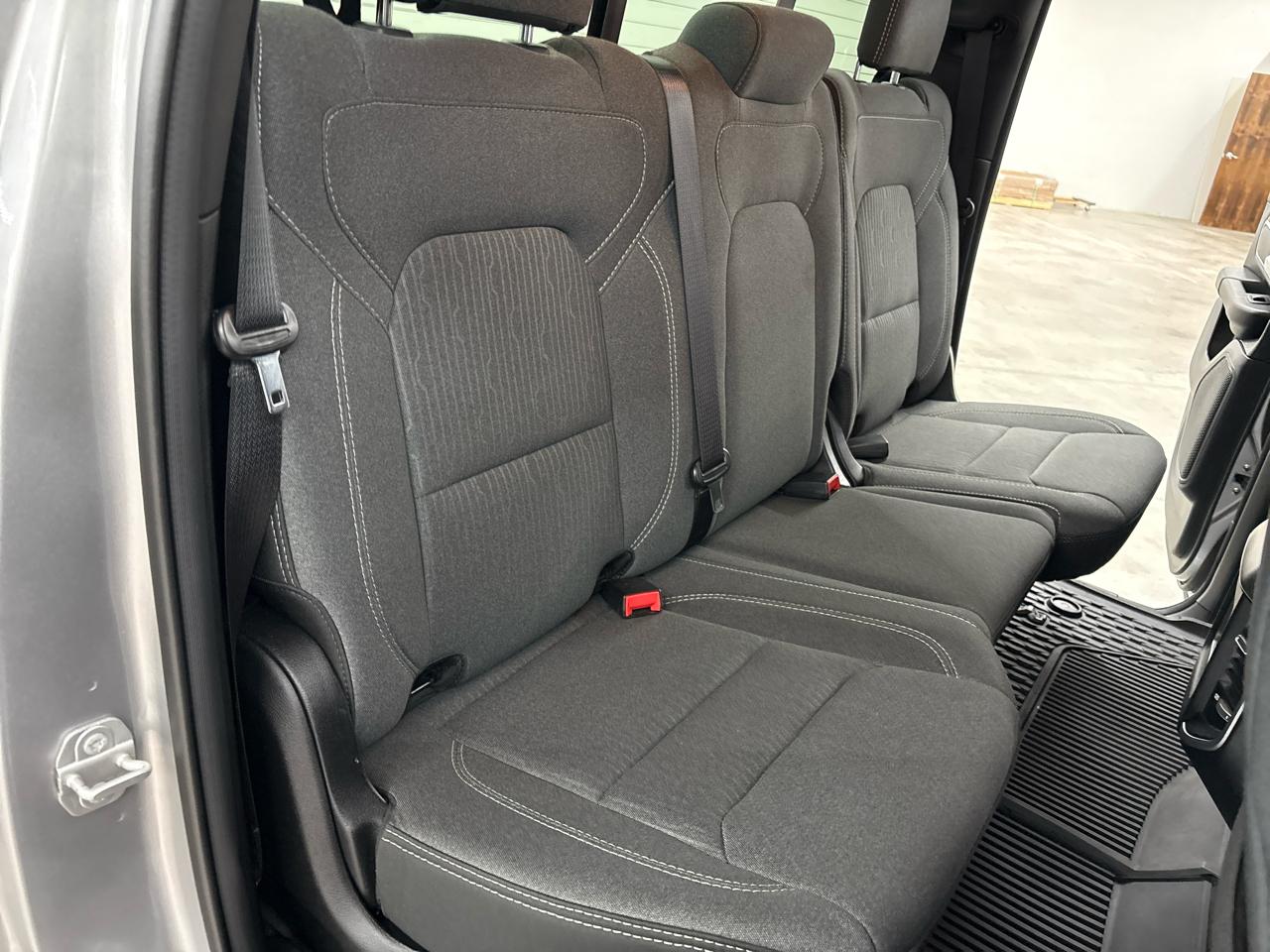 RAM 1500 Big Horn 4x2 Quad Cab 6'4" Box 2022