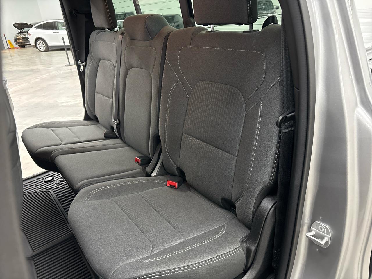 RAM 1500 Big Horn 4x2 Quad Cab 6'4" Box 2022