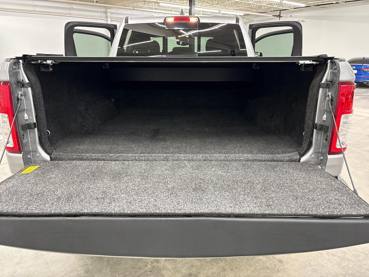RAM 1500 Big Horn 4x2 Quad Cab 6'4" Box 2022