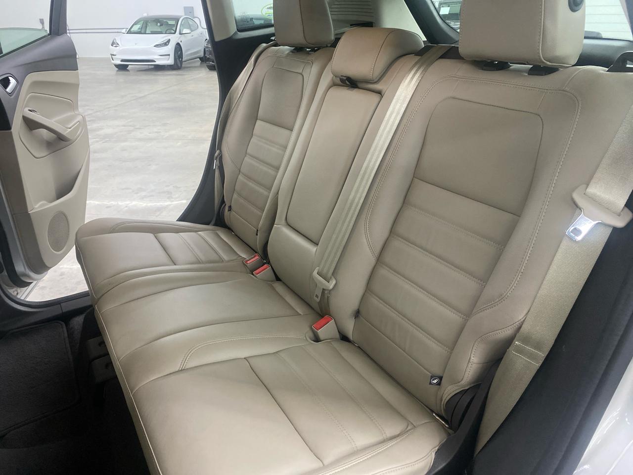 Ford C-Max Energi SE FWD 2017