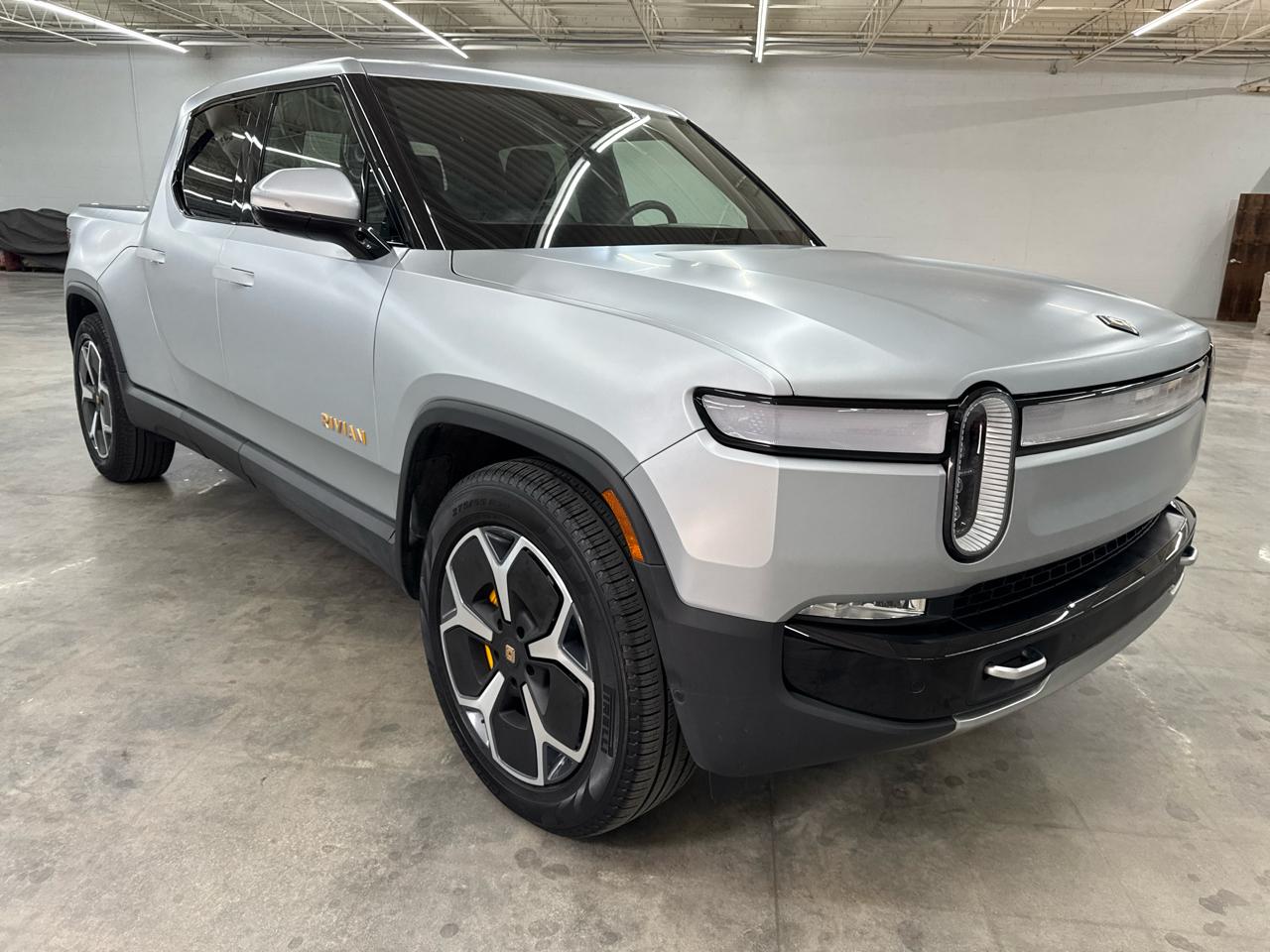 Rivian R1T Adventure Quad-Motor Large Pack 2024