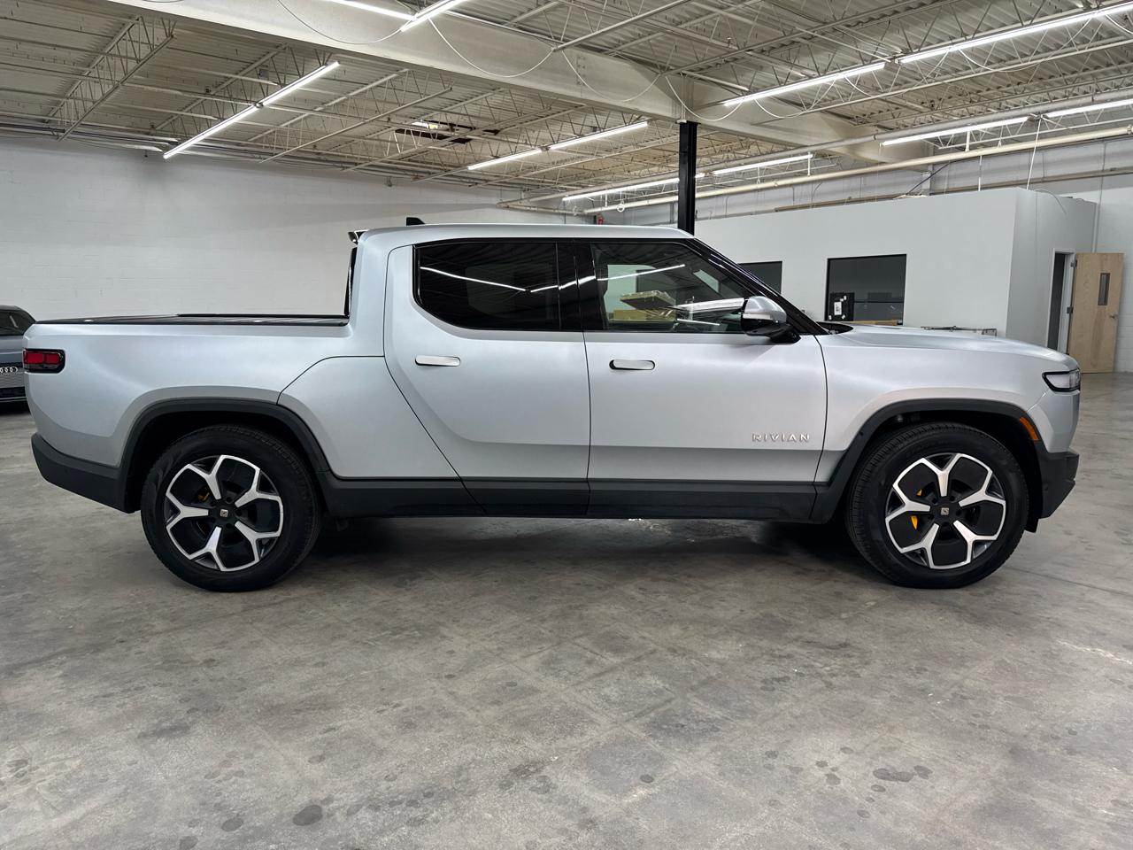 Rivian R1T Adventure Quad-Motor Large Pack 2024