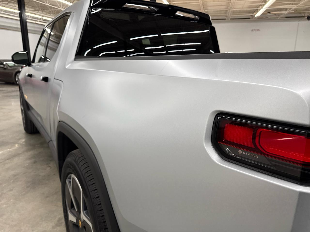Rivian R1T Adventure Quad-Motor Large Pack 2024
