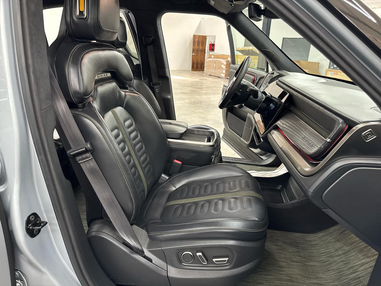 Rivian R1T Adventure Quad-Motor Large Pack 2024