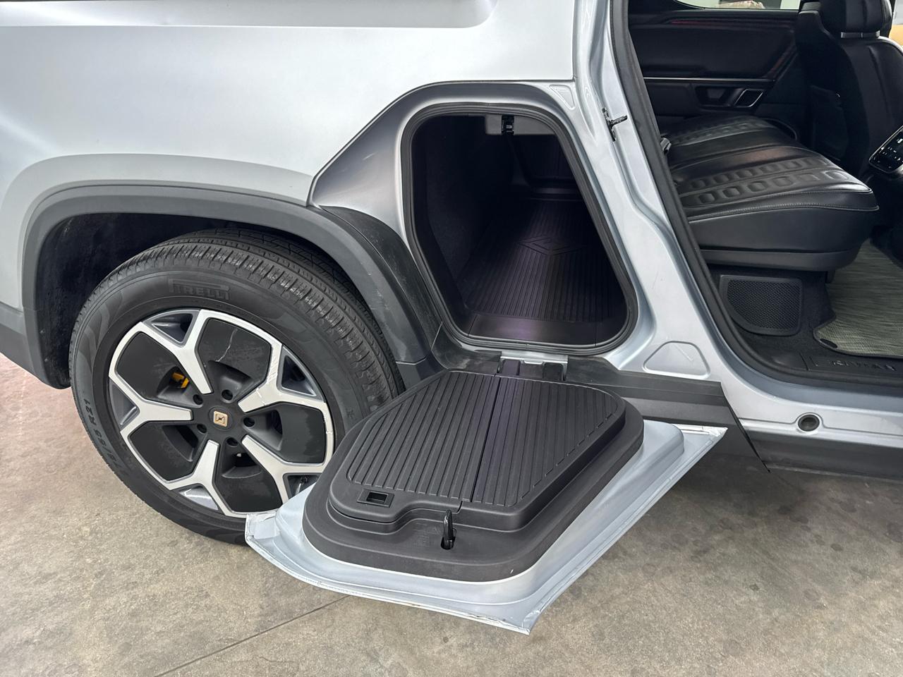 Rivian R1T Adventure Quad-Motor Large Pack 2024