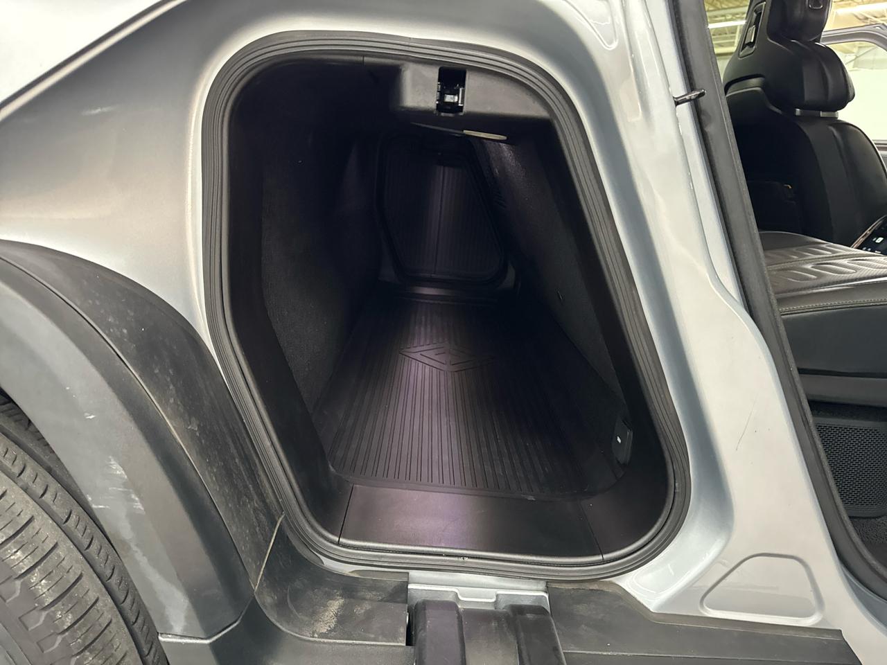 Rivian R1T Adventure Quad-Motor Large Pack 2024