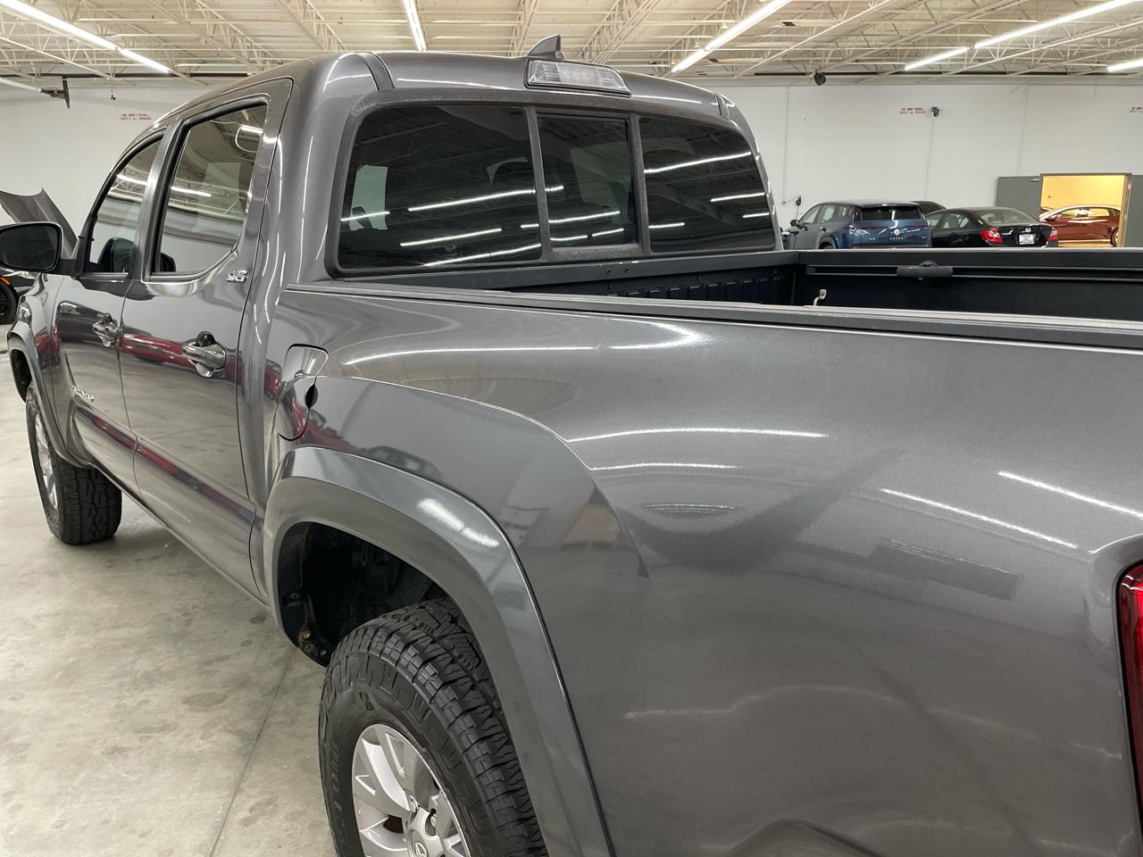 Toyota Tacoma TRD Off Road Double Cab 5' Bed V6 4x2 AT (Natl) 2017