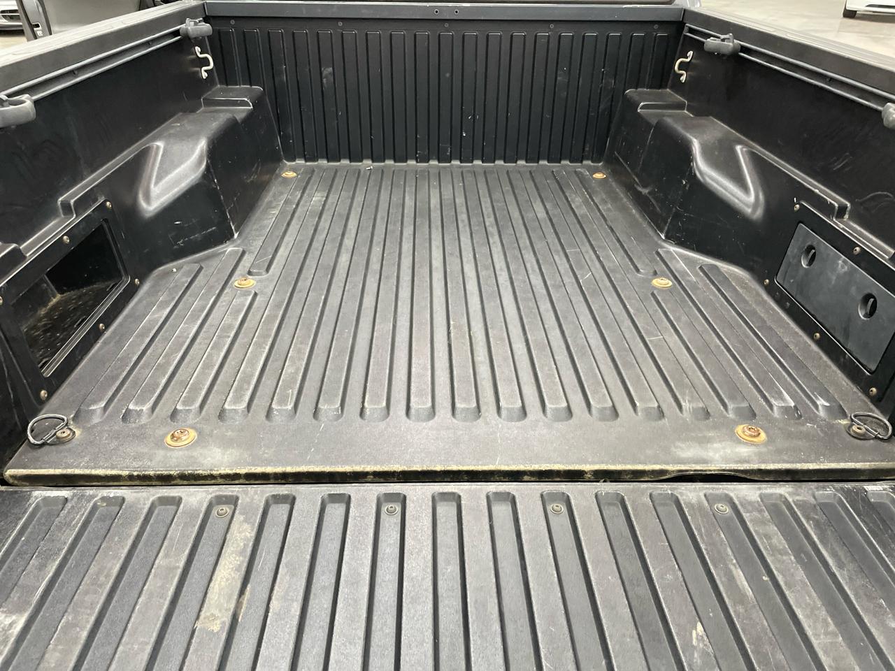 Toyota Tacoma TRD Off Road Double Cab 5' Bed V6 4x2 AT (Natl) 2017
