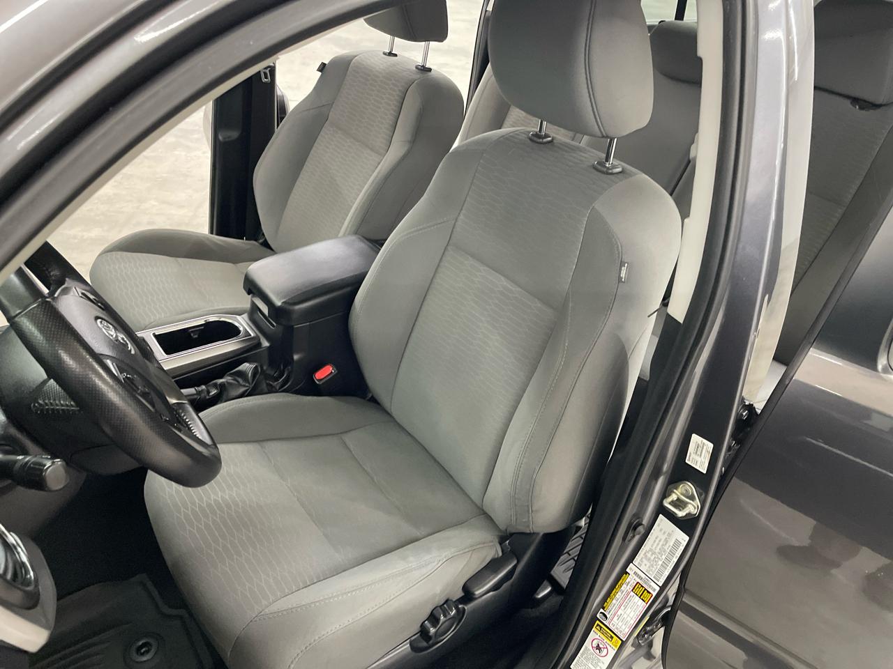 Toyota Tacoma TRD Off Road Double Cab 5' Bed V6 4x2 AT (Natl) 2017